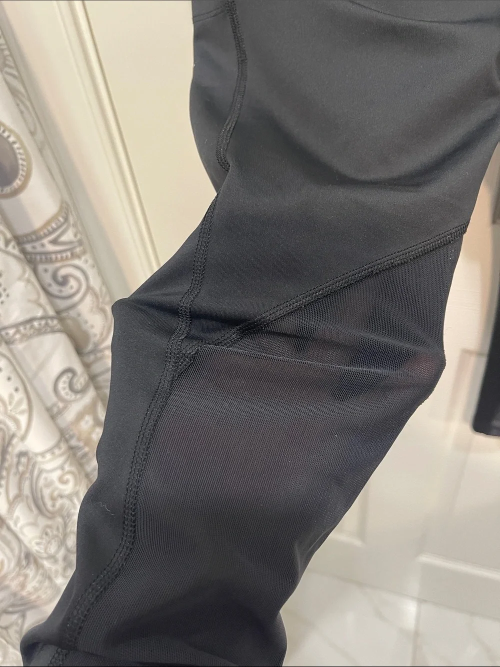 Nike Black women size M Athletic Leggings with Drawstring